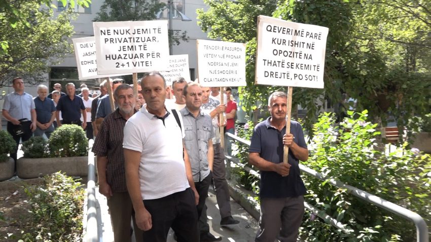 punetoret-fizik-ne-kek:-kjo-qeveri-s’po-na-pergjigjet-fare,-ndihemi-te-shfrytezuar