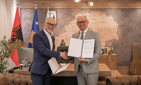 nenshkruhet-marreveshja-per-ndertimin-e-qkmf-se-ne-vlere-mbi-2-milione-euro-ne-ferizaj