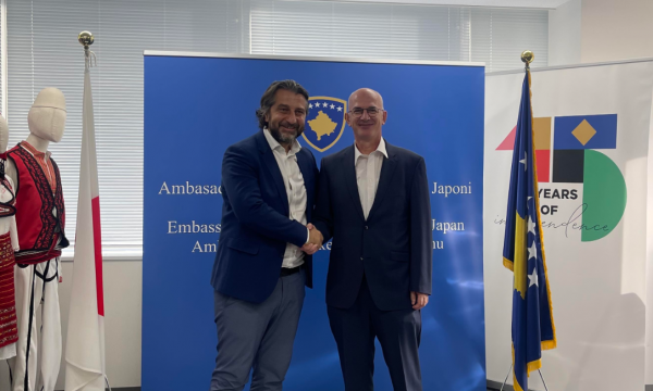 Ambasadori i Kosovës në Japoni ia bën një pritje të ngrohtë Përparim Ramës në Tokyo