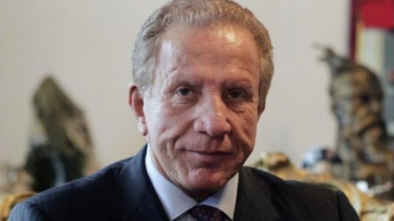 behgjet-pacolli-merr-urimin-e-ditelindjes-permes-banerit-gjigant-ne-new-york