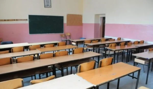 neser-nis-viti-i-ri-shkollor,-interesim-i-larte-per-tekste-shkollore