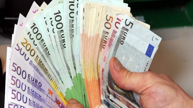 policia-sekuestron-nje-shume-parash-ne-peje,-dyshohet-se-erdhen-nga-serbia