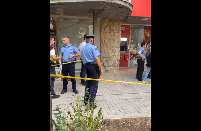qytetarja-ndjek-hajnat-e-bkt-se,-e-plackiten-pasi-terhoqi-para-(video)