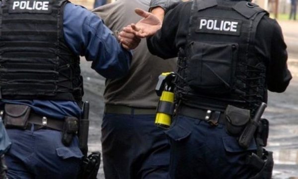 vellai-e-gjuan-me-arme-vellain-ne-mitrovice,-arrestohet