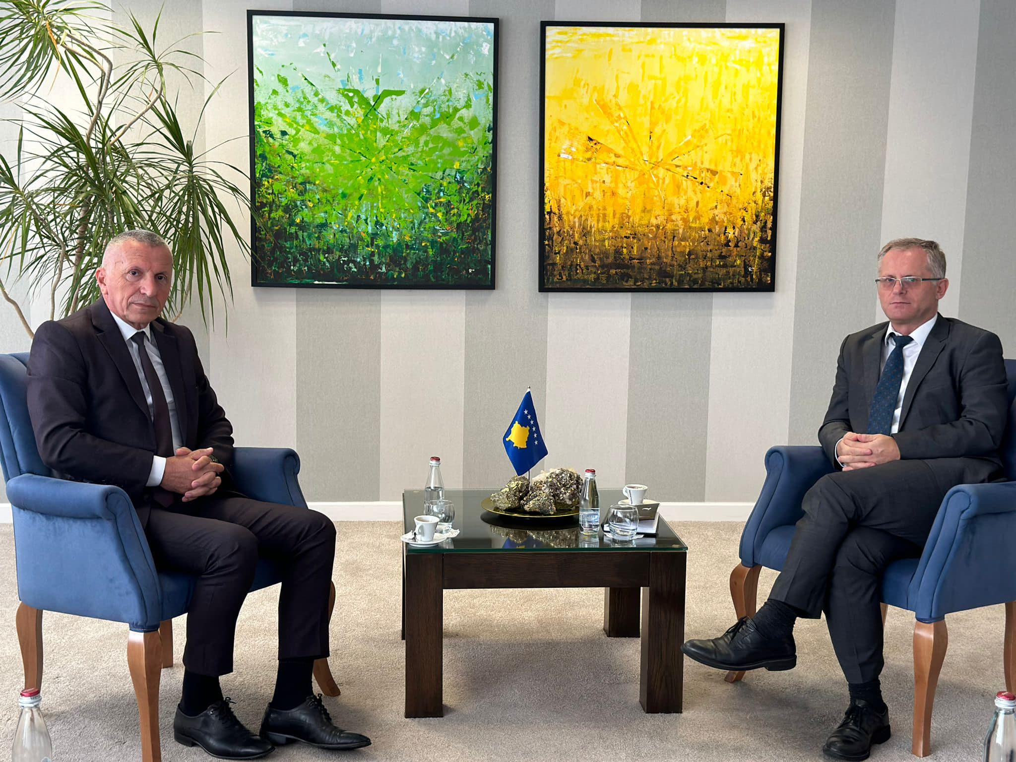 bislimi-pret-ne-takim-kamberin:-ceshtja-e-licencimit-te-mjekeve-nga-lugina-do-te-zgjidhet-shpejt