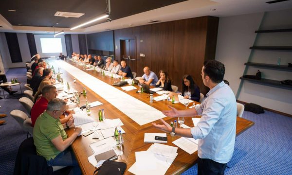 ldk-vazhdon-edhe-sot-mbledhjen-per-finalizimin-e-programit-rruga-e-re
