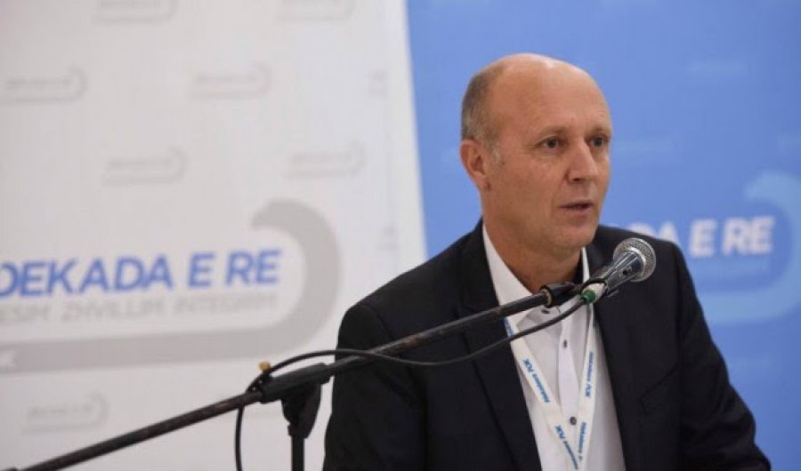 kryetari-i-kacanikut:-s’kemi-librari,-kemi-bere-marreveshje-me-dy-markete-per-shitjen-e-librave