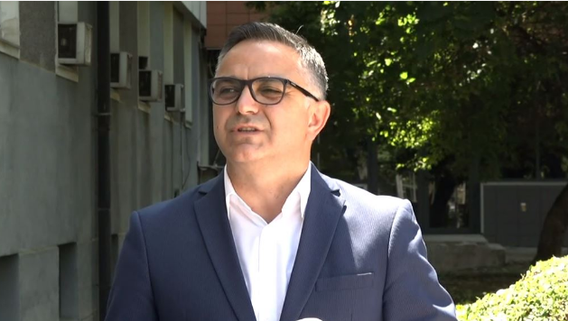 tahiri:-policia-e-kosoves-duhet-te-kete-page-te-dinjitetshme