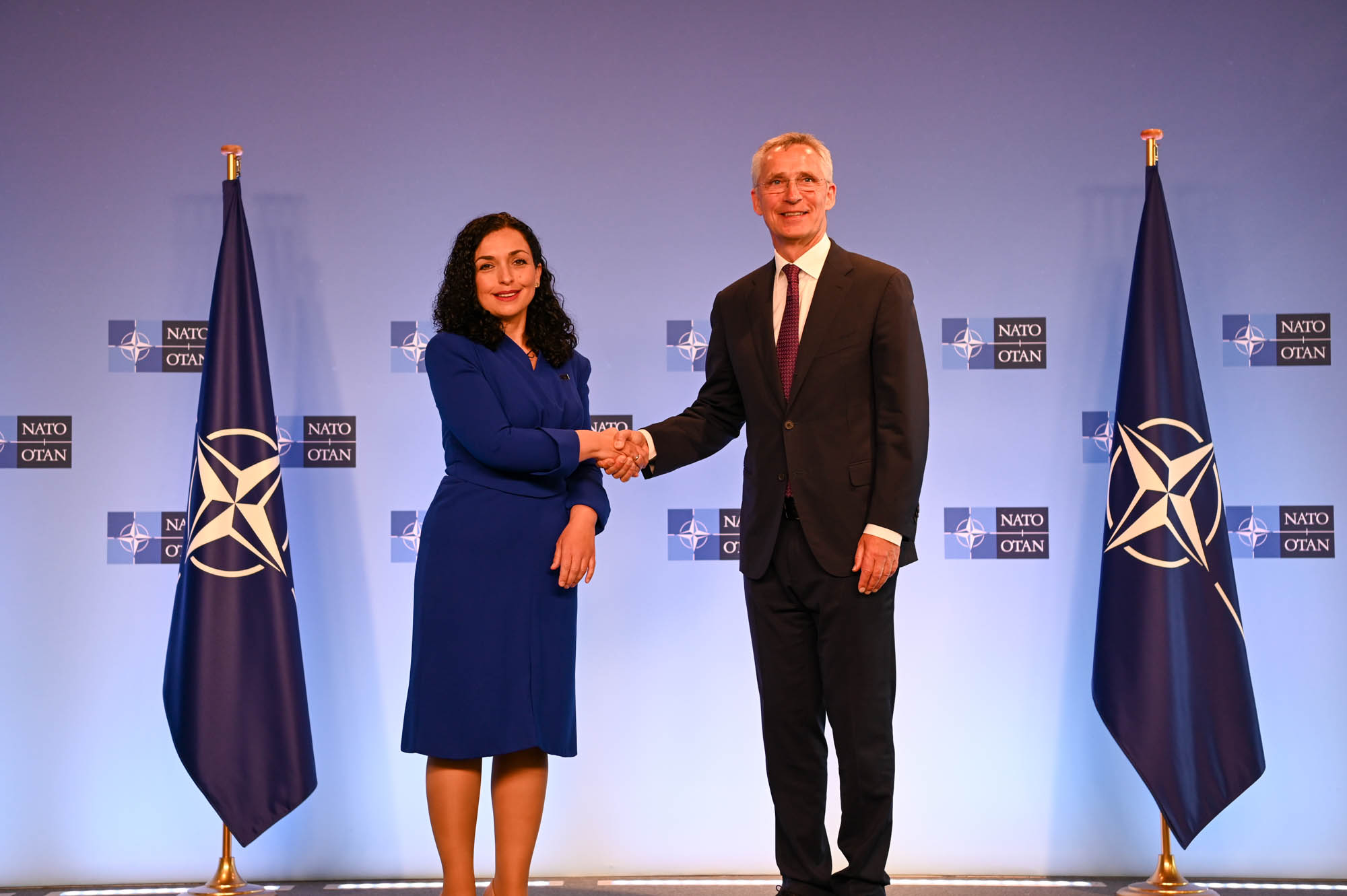 osmani-shperndan-fotografi-me-stoltenbergun,-thote-se-kosova-eshte-e-perkushtuar-pe-anetaresim-ne-nato