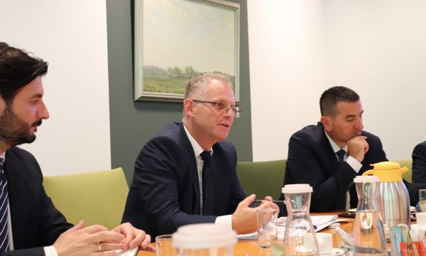 pas-takimit-me-perfaqesues-te-keshillit-social-dhe-ekonomik,-deklarohet-bislimi