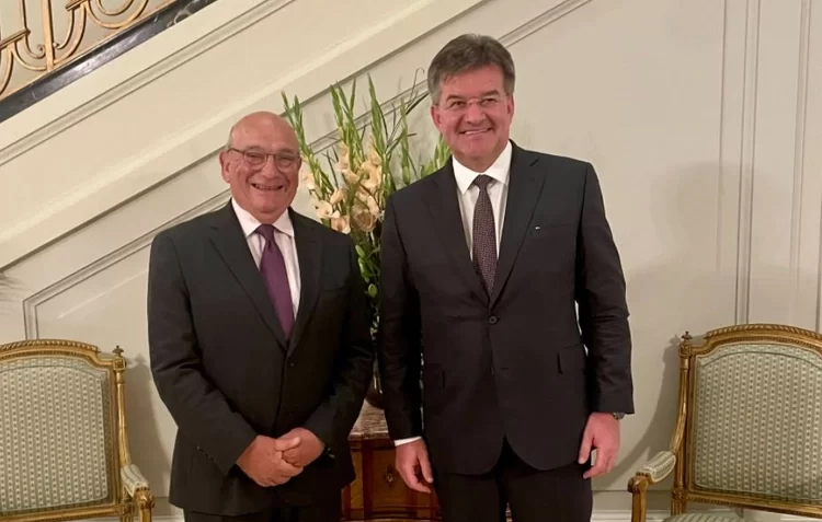 lajcak-takohet-me-peach,-diskutojne-per-dialogun-kosove-–-serbi