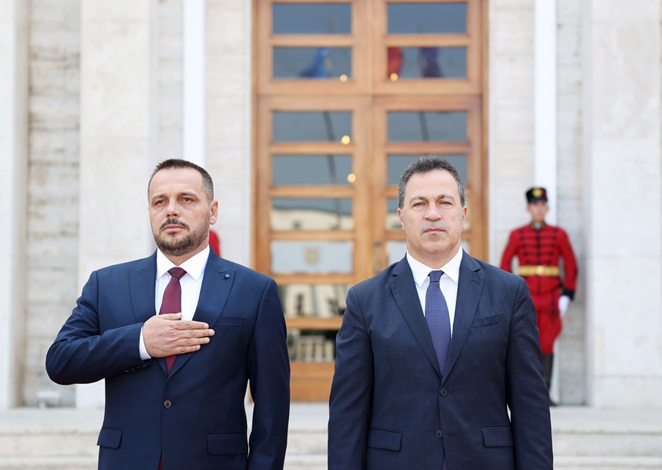maqedonci-zhvillon-viziten-e-pare-zyrtare-ne-shqiperi-si-minister-i-mbrojtjes