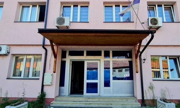 Shtyhet afati për lirimin e objektit komunal në Mitrovicën e Veriut