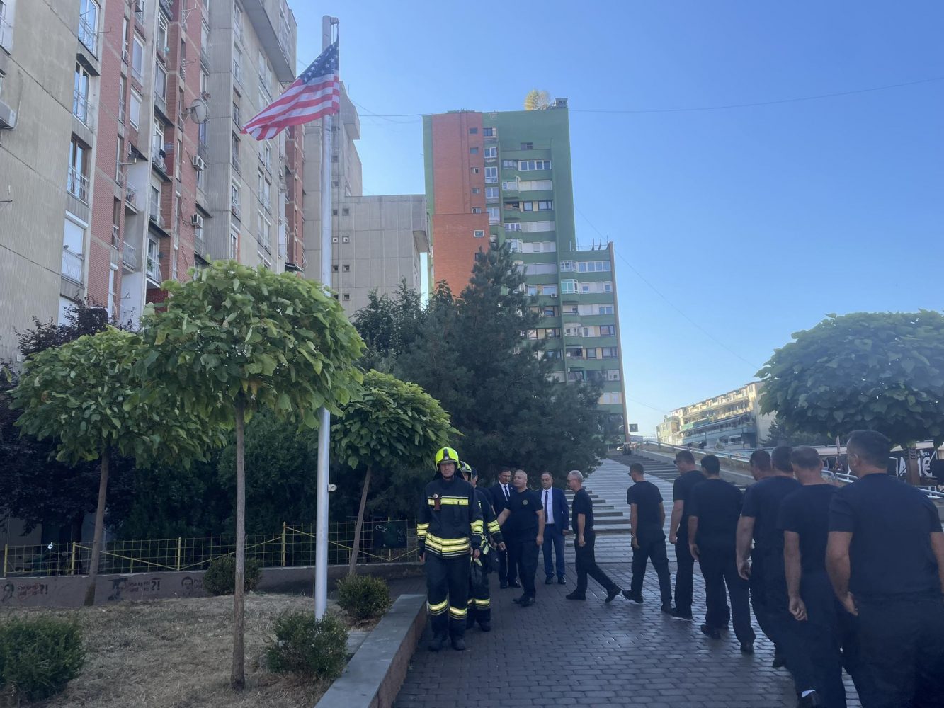 zjarrfikesit-e-prishtines-pastrojne-platone-te-shtatorja-e-bill-clintonit