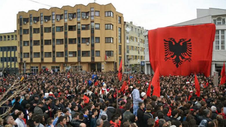 dy-senatore-amerikane-i-kerkojne-blinkenit-ta-ngrise-tek-serbia-ceshtjen-e-shqiptareve-ne-lugine