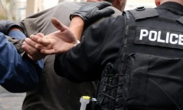 po-kerkohej-nga-interpol-i,-arrestohet-ne-peje-i-dyshuari-per-trafikim-nderkombetar-me-lende-narkotike