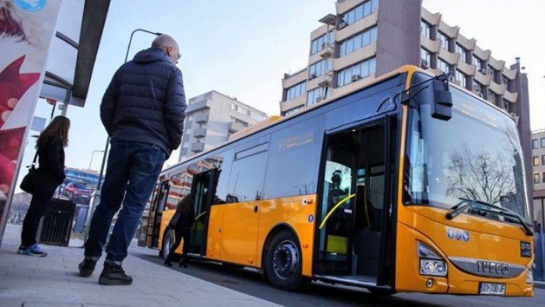 nenshkruhet-marreveshja,-udhetaret-e-trafikut-urban-mund-te-pajisen-me-bileta-permes-sms-ve