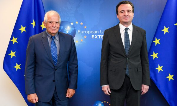 pamje-nga-takimi-i-kurtit-me-borrellin