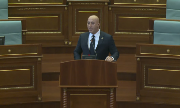 Haradinaj u bënë thirrje deputetëve të pozitës ta votojnë mocionin për rrëzimin e Qeverisë Kurti