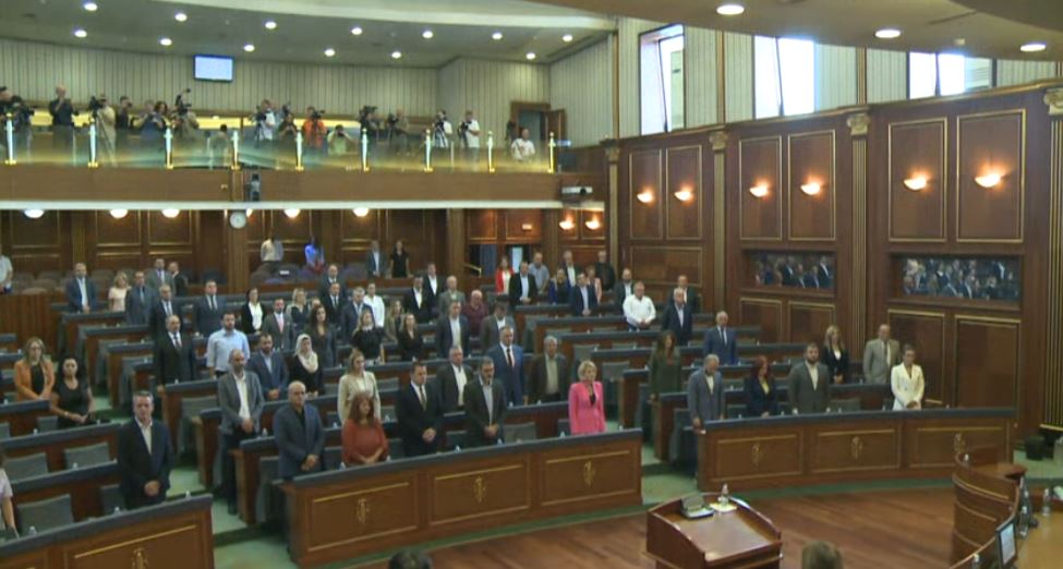 Kuvendi nis sesionin vjeshtor me një minutë heshtje për viktimat në Libi dhe Maroko (FOTO)