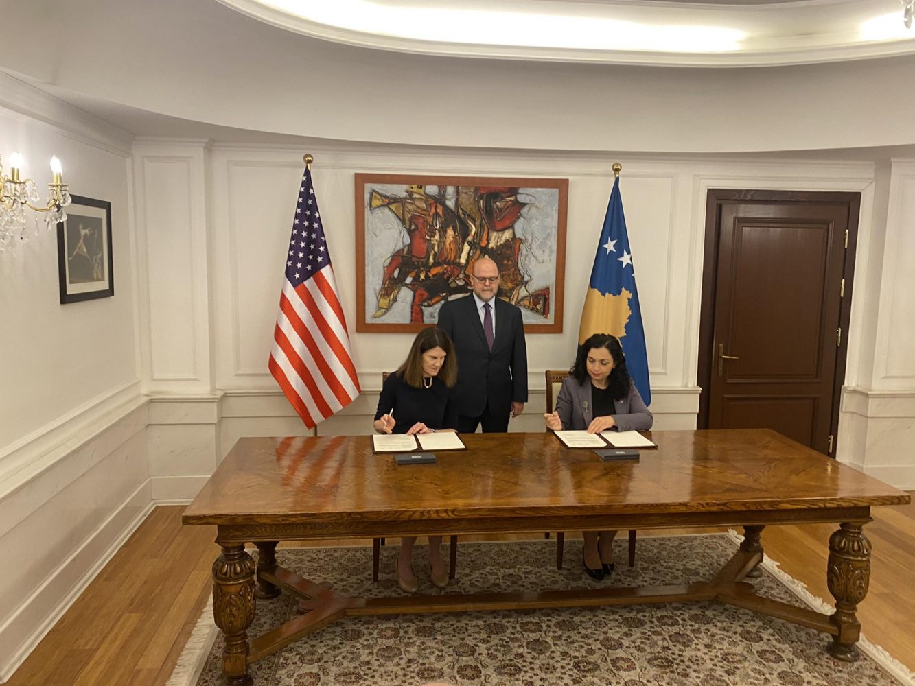 nenshkruhet-marreveshja-me-usaid-in,-kosova-perfiton-grant-mbi-34-milione-dollare