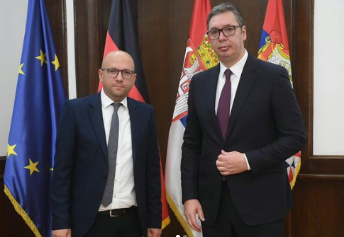 vuciq-te-sarrazin-pas-takimit-te-djeshem-te-brukselit,-teme-shtensionimi-i-situates-ne-veri
