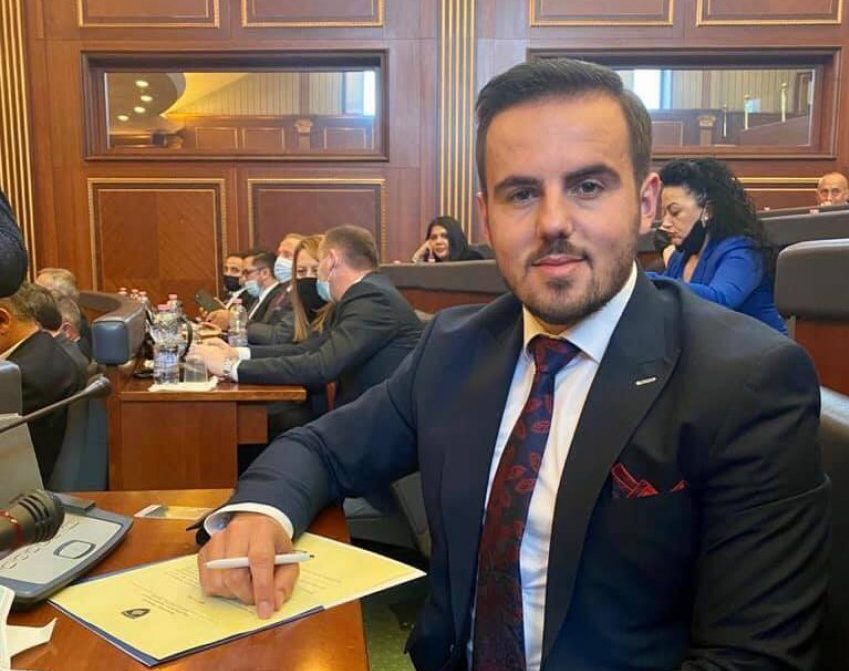 deputeti-i-vv-se:-kushtetuta-e-ndalon-asociacionin-me-kompetenca-ekzekutive