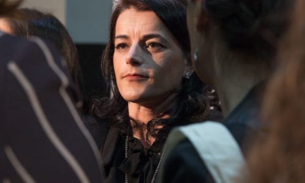 vasfije-krasniqi-goodman-pajiset-me-pasaporten-e-kosoves:-e-gezofsha