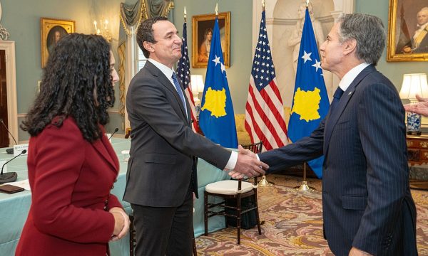 grenell:-ka-nje-frustrim-me-kurtin-ne-dash,-e-degjoj-nga-njerez-qe-punojne-aty