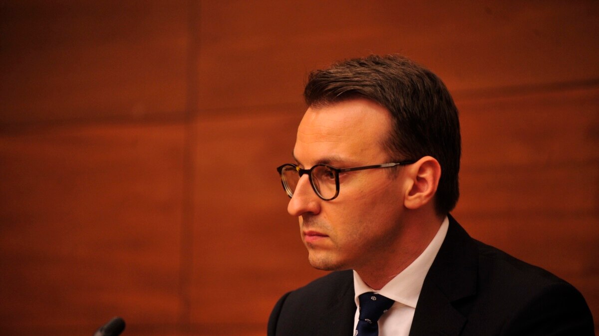 petkoviq:-kurti-dhe-svecla-mund-ta-kercenojne-vuciqin,-por-jo-ta-pengojne-te-ndihmoje-serbet-ne-kosove