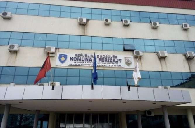 e-keqperdori-detyren-zyrtare,-ndalohet-per-48-ore-punetori-i-komunes-se-ferizajt