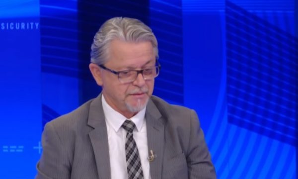 gorani:-kosova-sot-i-ka-dy-rruge,-ose-m’u-konfrontu-me-nderkombetaret-ose-me-i-zbatu-marreveshjet