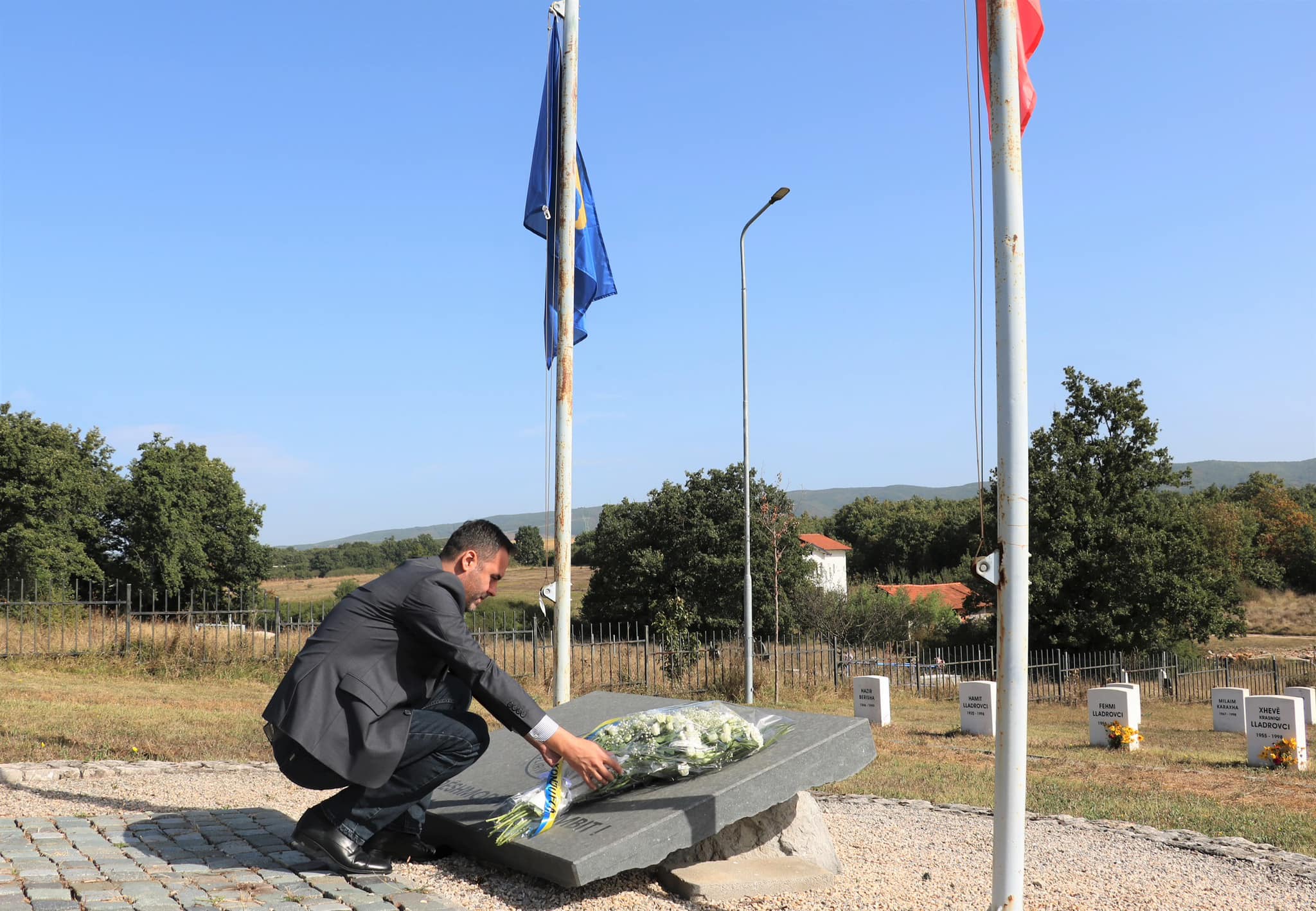 konjufca:-xheve-e-fehmi-lladrovci-u-bene-frymezim-per-luften-heroike-te-uck-se