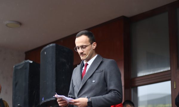 kryetari-hyseni-tregon-se-polici-i-plagosur-eshte-nga-komuna-e-gjilanit