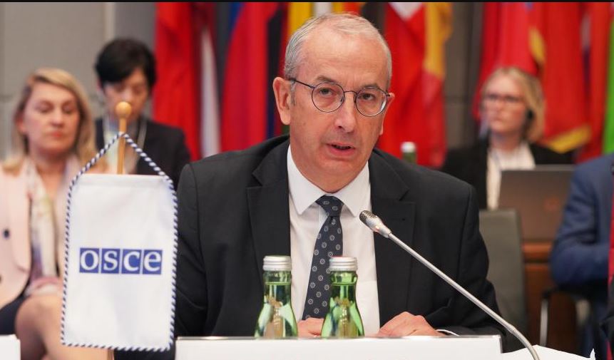 shefi-i-osbe-se-ne-kosove:-autoret-e-ketyre-krimeve-duhet-te-sillen-menjehere-para-drejtesise