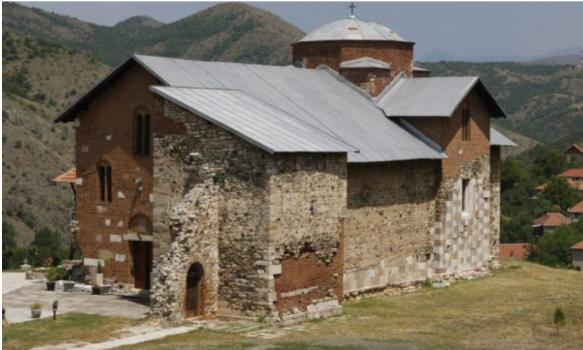 “persona-me-maska-e-te-armatosur-ne-manastirin-e-banjskes”-dioqeza-e-rashkes-del-me-njoftim