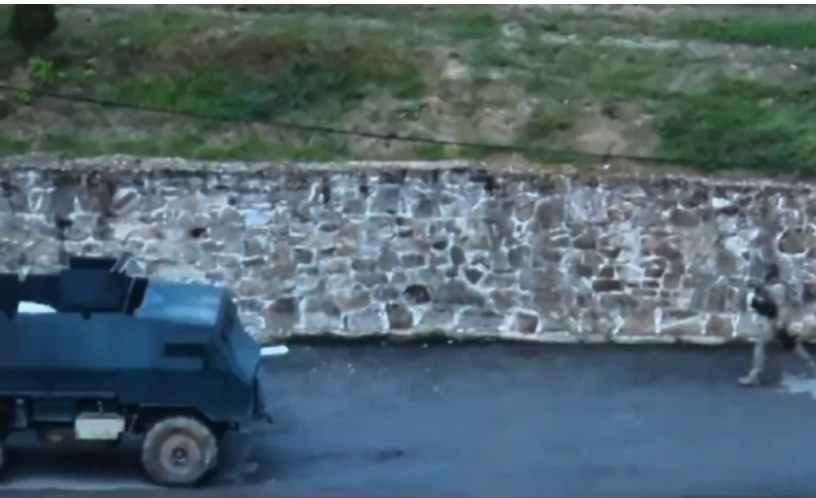 “autoblindat-dhe-xhipat-s’jane-te-kosoves”,-si-hyri-grupi-i-armatosur-brenda-territorit,-cfare-thote-kurti