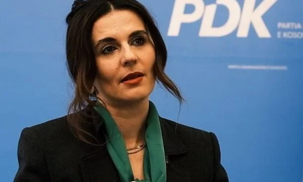 citaku:-serbia-dhe-grupet-paramilitare-kane-faj-per-situaten-ne-veri,-jo-kurti