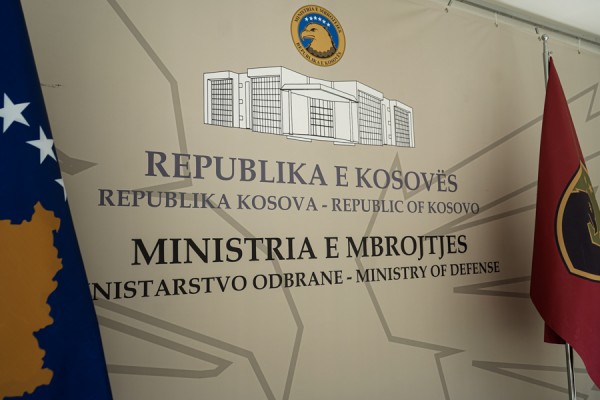 ministria-e-mbrojtjes-hap-konkurs-per-shkollim-ne-akademite-ushtarake-te-shba’se,-kush-mund-te-aplikoje