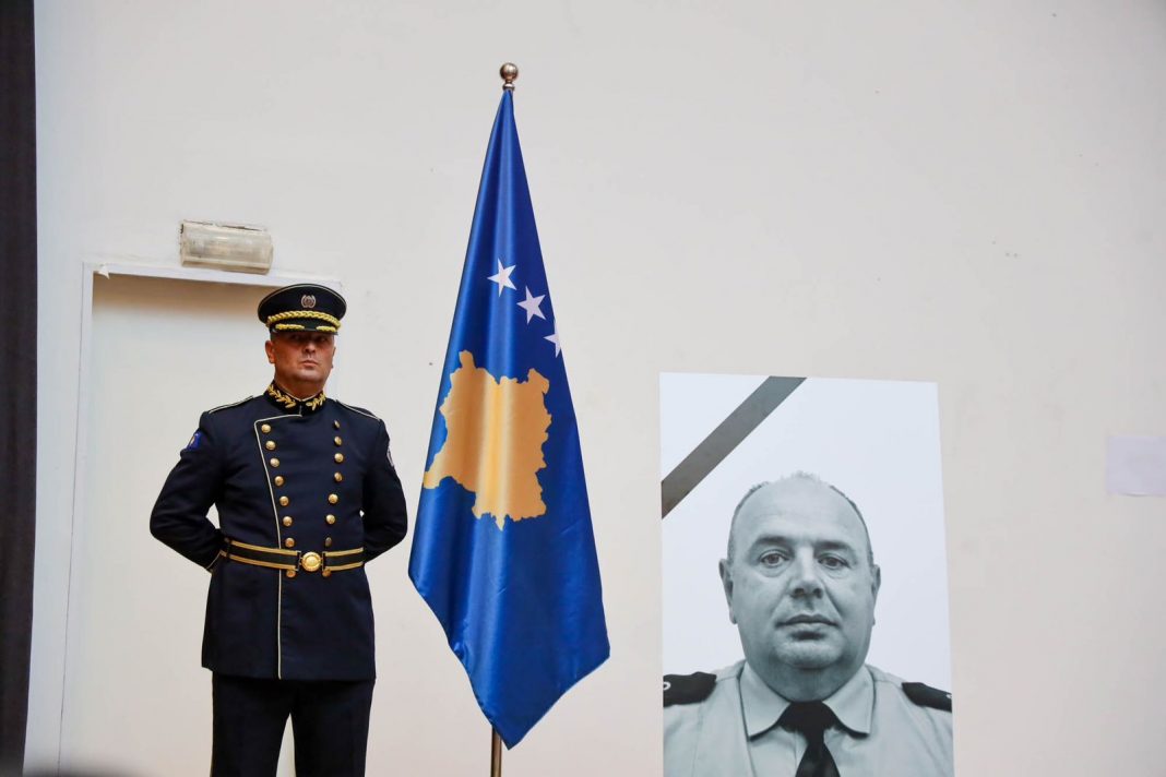 me-nderime-te-larta-i-jepet-lamtumira-e-fundit-policit-afrim-bunjaku