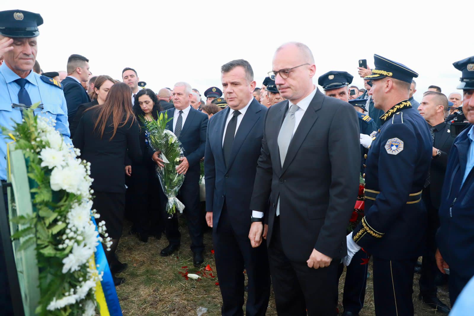 balla:-perulje-dhe-nderim-per-afrim-bunjakun,-i-cili-dha-jeten-ne-krye-te-detyres