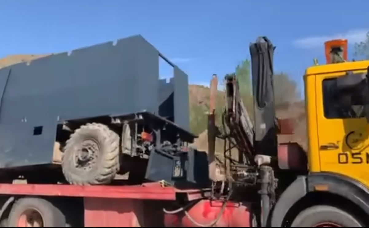 largohet-nga-banjska-nje-autoblinde-qe-u-perdor-nga-sulmuesit-serbe