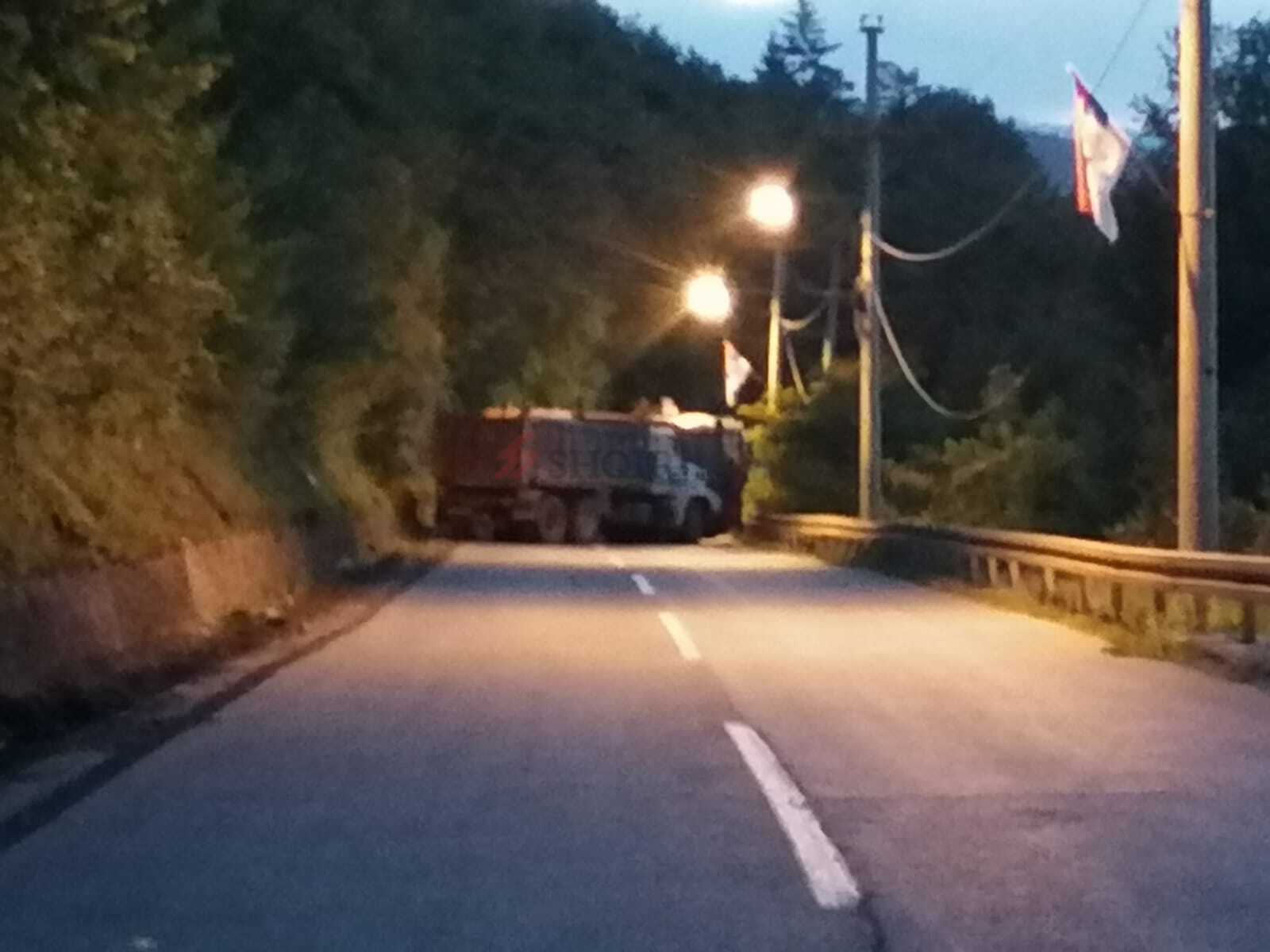 dy-dite-pas-sulmit-terrorist-ne-banjske,-pikat-kufitare-ne-bernjak-e-jarinje-ende-te-mbyllura
