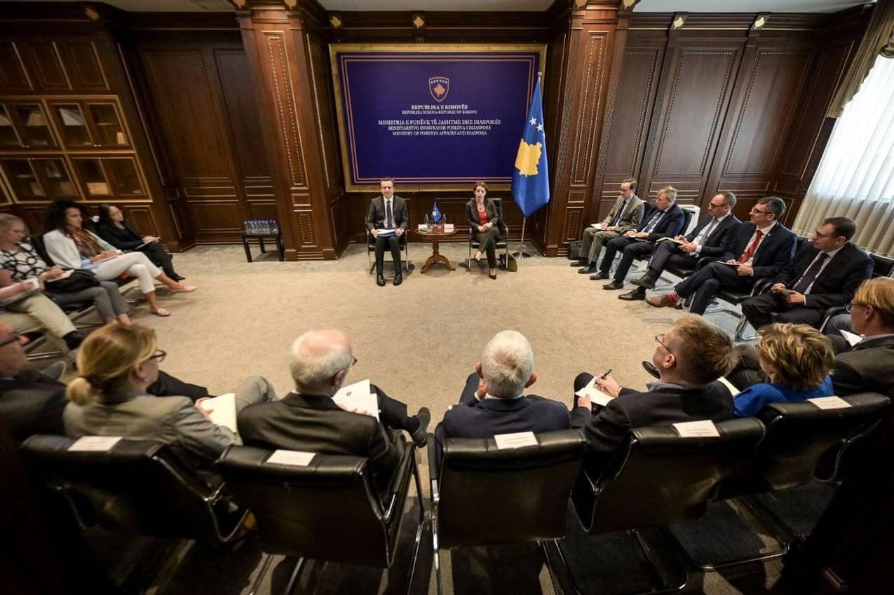 gervalla-jep-detaje-nga-takimi-i-djeshem-me-ambasadoret