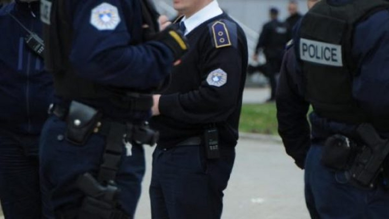policia-e-kosoves-ekstradon-disa-te-denuar-nga-shqiperia,-mali-i-zi-dhe-gjermania