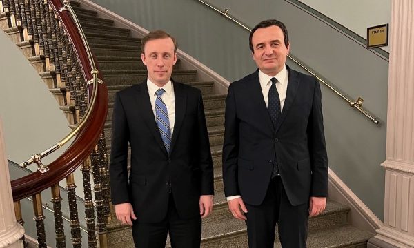 kurti-flet-me-sullivan:-kemi-nevoje-per-ndihme-kunder-planeve-luftarake-te-serbise