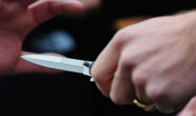 Vrasje në tentativë në Prishtinë: I mituri e ther me thikë 39-vjeçarin që e ngacmoi seksualisht