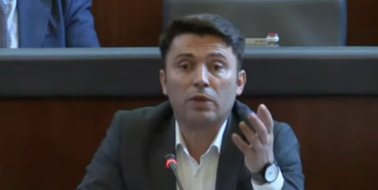 lirohet-radoiciqi,i-ndalohet-hyrja-ne-kosove,-rrustemi:-ne-fakt-radoiciqi-duhet-te-vije-ne-kosove