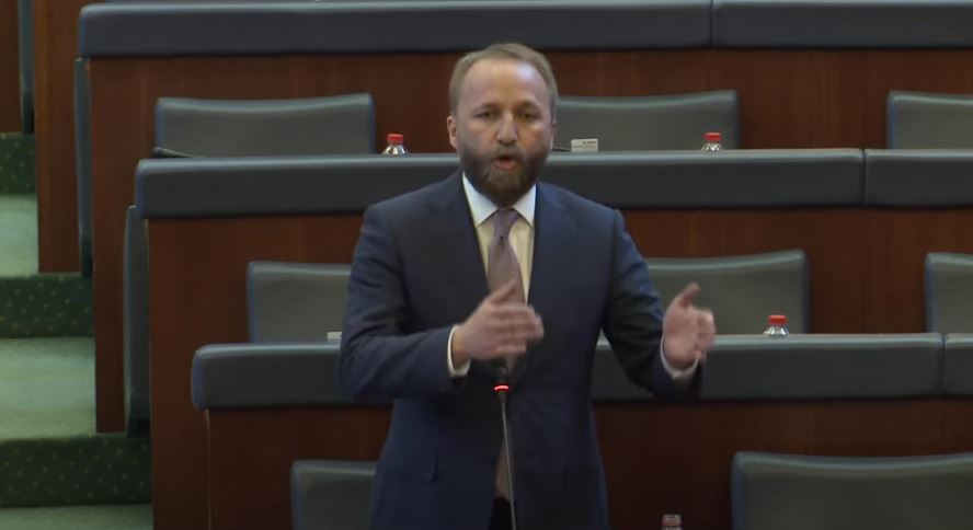 tahiri:-kur-te-merremi-vesh-ta-shperbejme-kete-kuvend,-pdk-i-voton-marreveshjet-nderkombetare