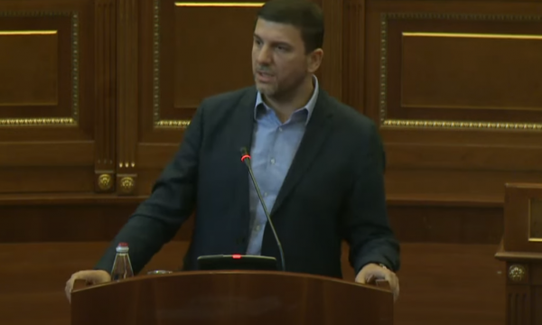krasniqi-i-pergjigjet-kurtit:-ju-po-e-beni-kosoven-te-duket-joserioze-ne-raport-me-nderkombetaret